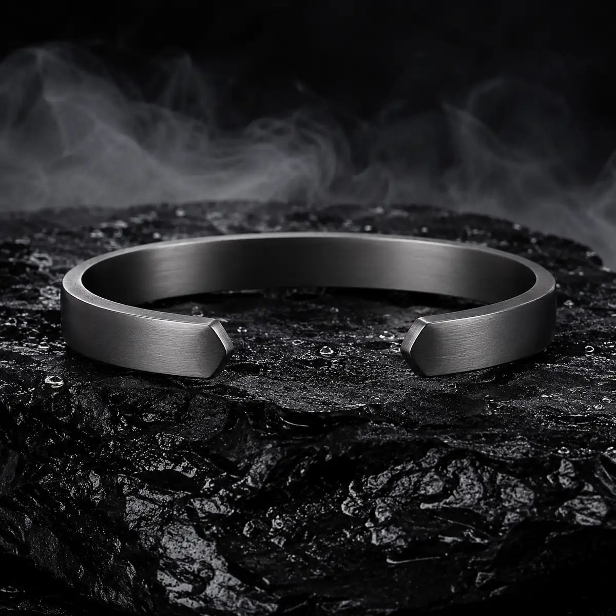 Bracelet jonc en magnétite Hemalis — finition brossée anthracite